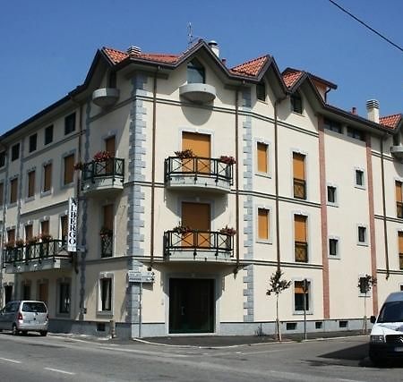 Locanda Sant'Ambrogio Cislago Kültér fotó