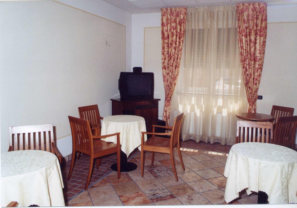 Locanda Sant'Ambrogio Cislago Kültér fotó